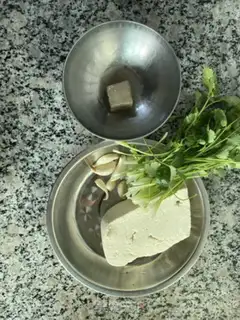 Make A simple version of fried tofu step 0