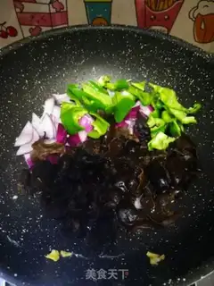 Make Onion wooded eggs step 5