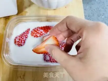Make Yogurt strawberry step 6
