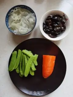 Make Dutch beans with ears step 0