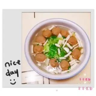Make Beefball soup with cabbage sea mushrooms step 5