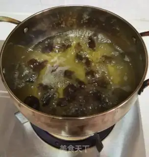 Make Dutch beans with ears step 5