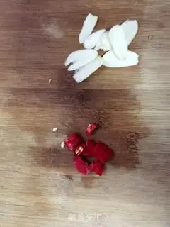 Make Dutch beans with ears step 6