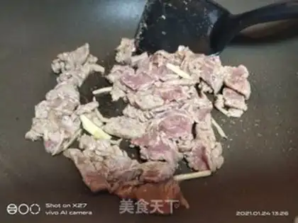 Make Beef with cabbage step 1