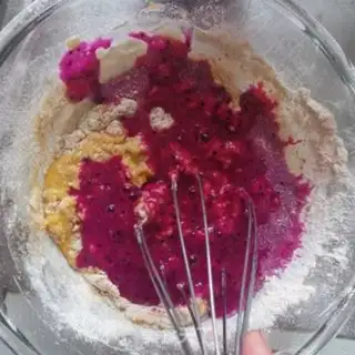 Make Flamingo muffin step 4