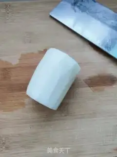 Make radish egg soup step 1