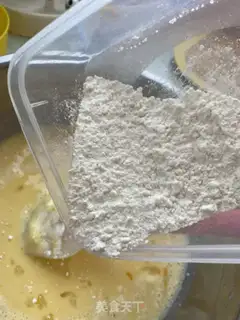 Make A yellow milk pie step 3