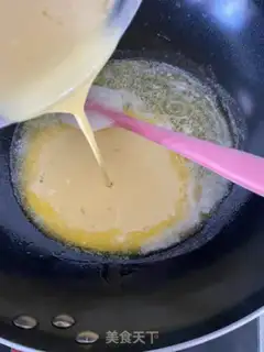 Make A yellow milk pie step 5