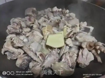 Make Chicken-cooked tea mushrooms step 4