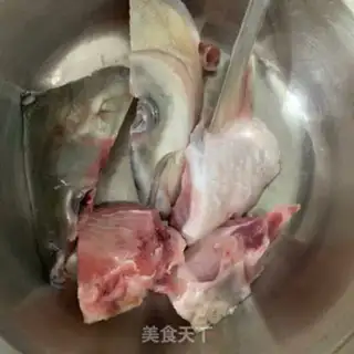 Make Tomato fish head soup step 0