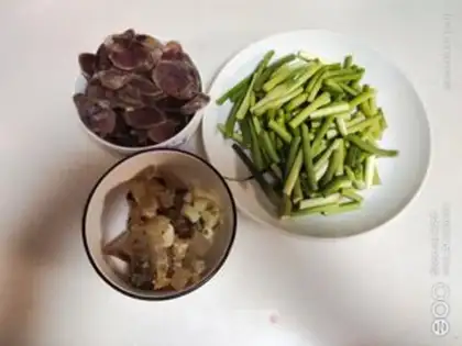 Make Garlic fried sausage step 0