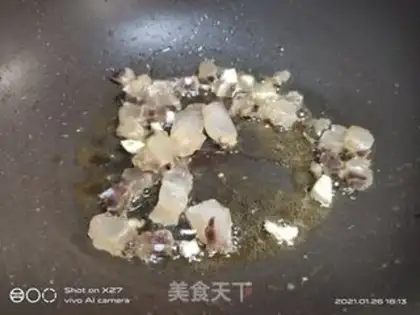 Make Garlic fried sausage step 1