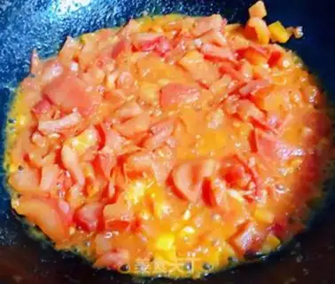 Make Tomato curry ear and egg soup step 4