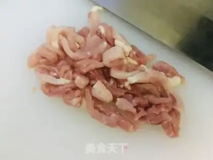 Make Onion carrots, fried meat step 0