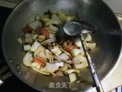Make Onion carrots, fried meat step 5