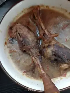 Make Cabbage with goose legs step 1