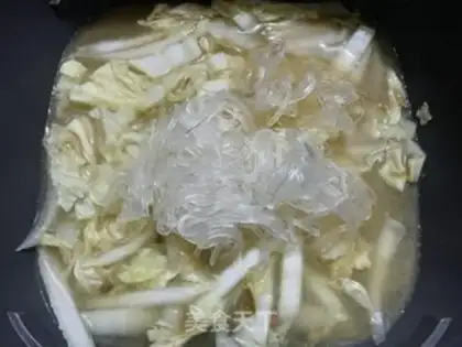 Make Sour cabbage fan soup step 7