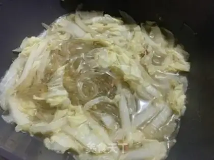 Make Sour cabbage fan soup step 8