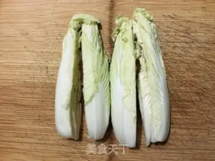 Make Garlic soup and cabbage step 1