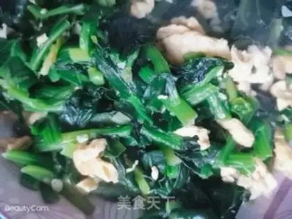 Make Spinach fried eggs step 5