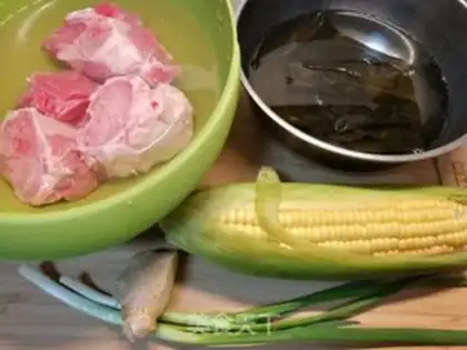 Make Corn sea and bone soup step 0