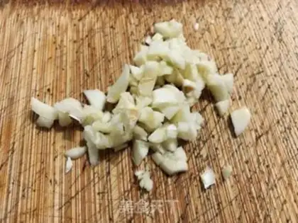 Make Garlic soup and cabbage step 5
