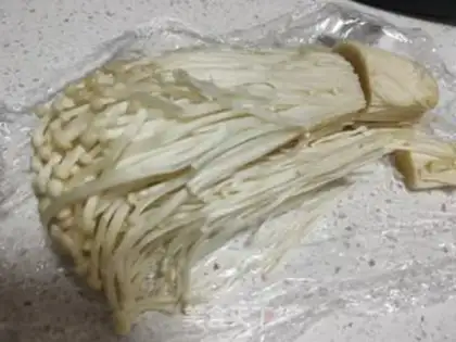 Make Frozen needle mushrooms step 0