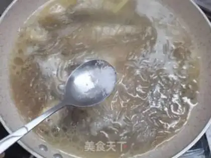 Make Little yellow fish fan soup step 8