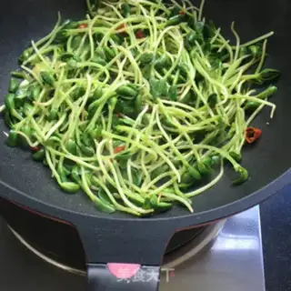 Make Garlic fried beans step 6