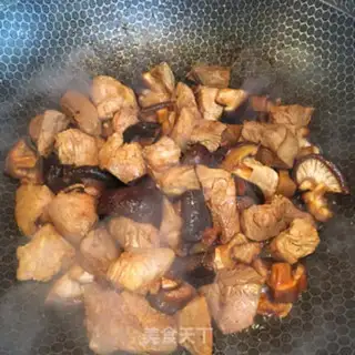 Make Cricket egg mushroom pork step 11