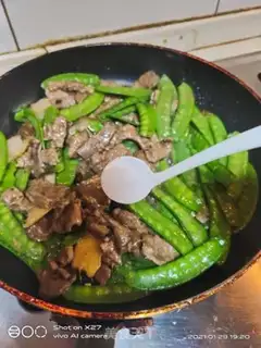 Make Beef fried Dutch beans step 4