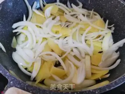 Make Onion fried potato chips step 6