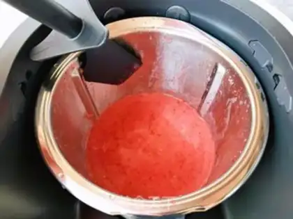 Make Strawberry jam step 3