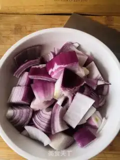 Make Onion fried meat step 1