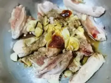 Make Garlic chicken wings step 2