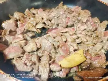 Make Onion garlic and beef step 1