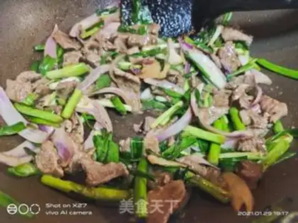Make Onion garlic and beef step 3