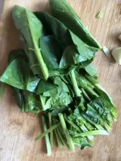 Make Spinach ham and sausage soup step 0