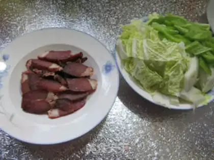 Make Pyramid sauce and cabbage step 0