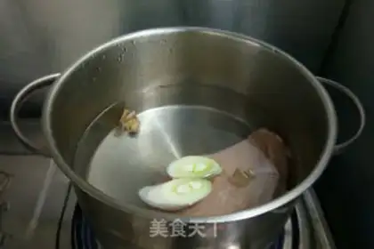 Make Chicken breasts with red oil step 1