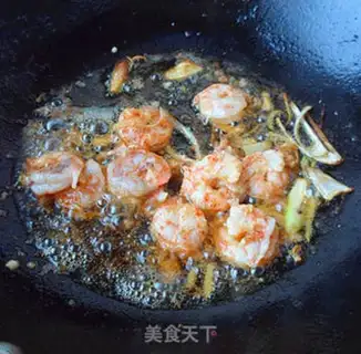 Make Shrimp cooking cabbage step 3