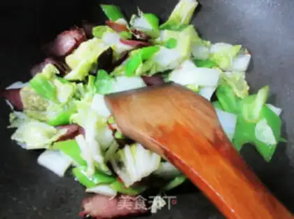 Make Pyramid sauce and cabbage step 2