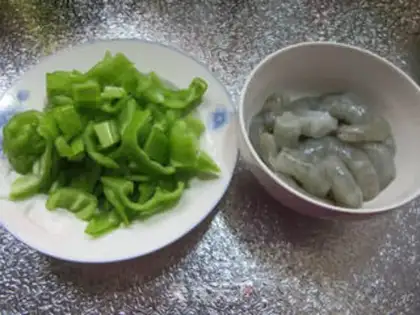 Make Pyramid shrimp and iron stick powder step 1