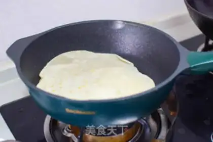 Make Pumpkin rolls with beef step 4