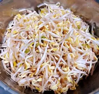 Make Spicy bean sprouts step 0