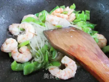 Make Pyramid shrimp and iron stick powder step 7