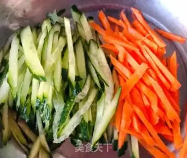 Make cucumber carrot sauce wide powder step 4