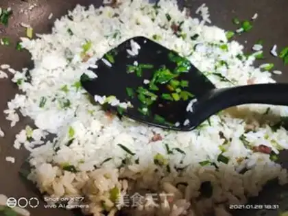 Make Cream sausage fried rice step 4