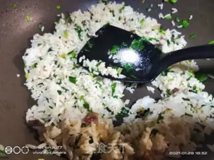 Make Cream sausage fried rice step 5