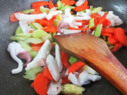 Make Carrot celery frying squid step 6